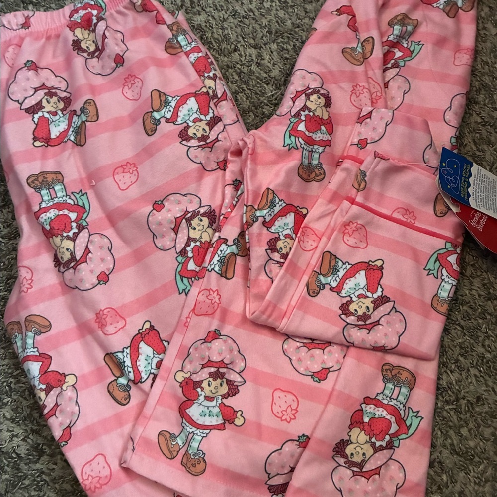 Strawberry shortcake Kids Pink Character Pajamas NWT size 10/12